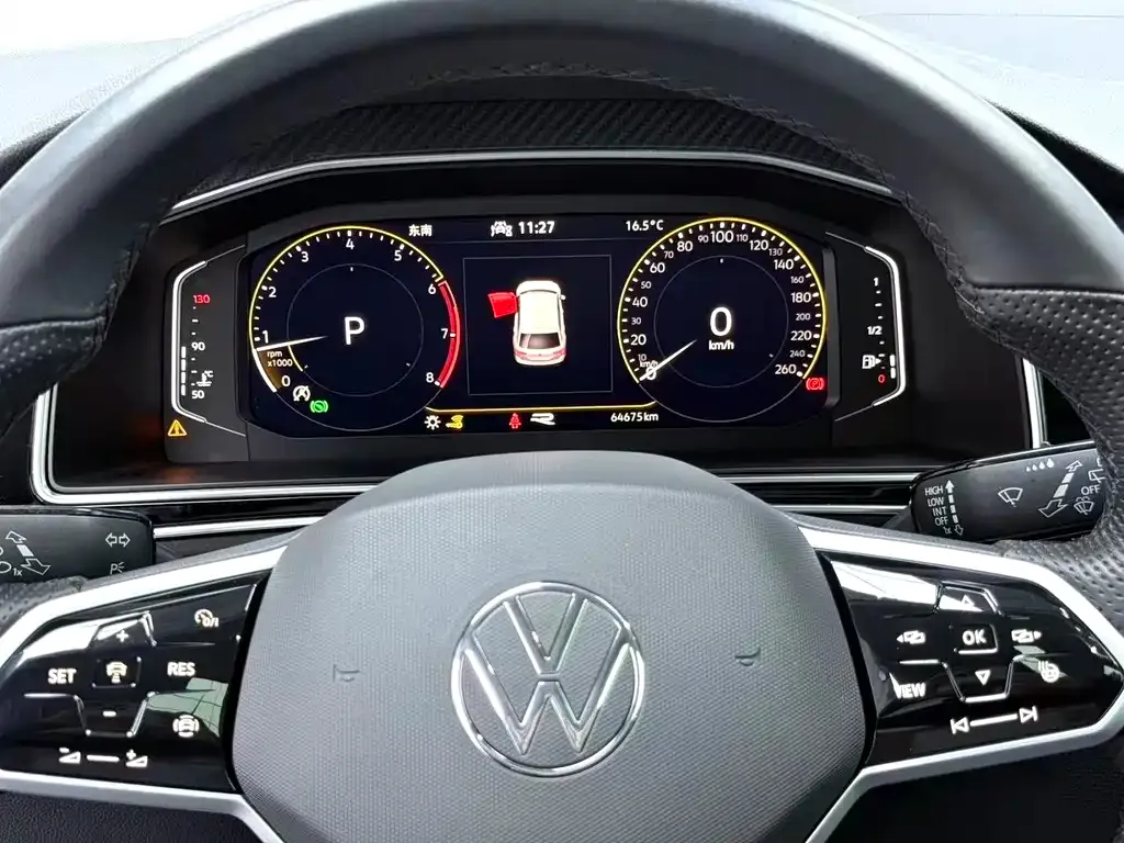 Volkswagen Tiguan L — фото 7