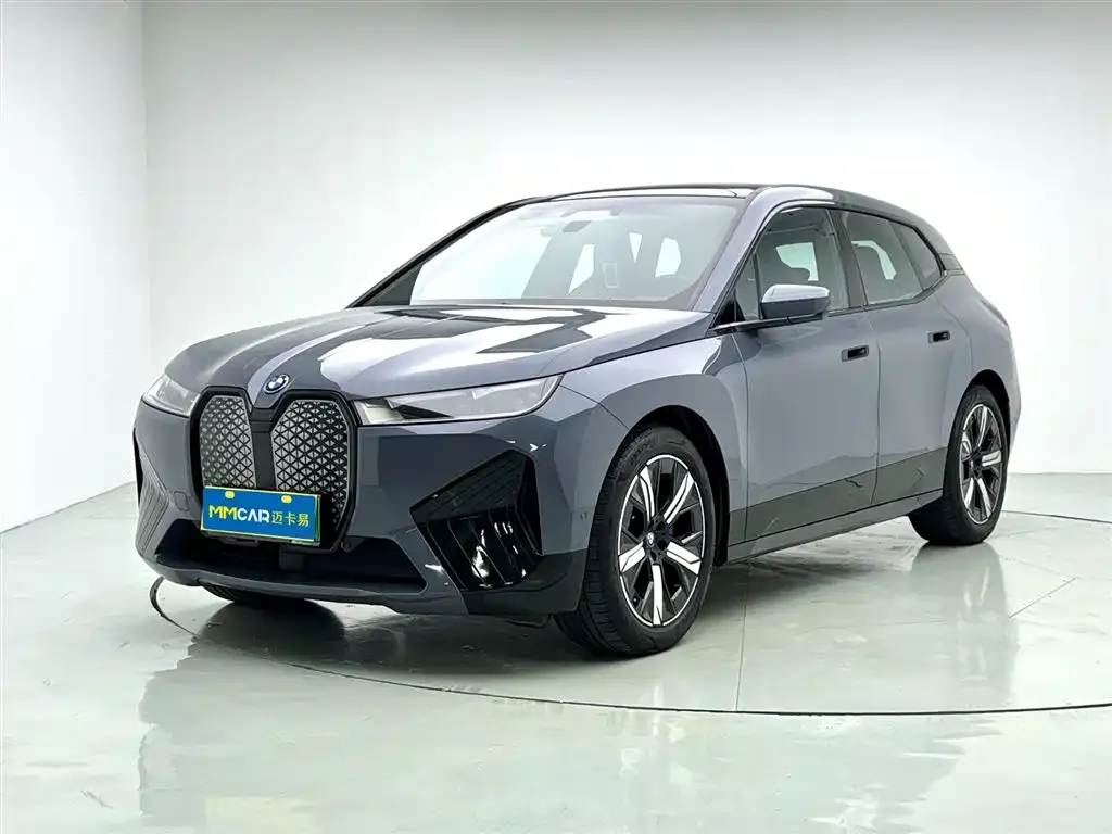 BMW iX