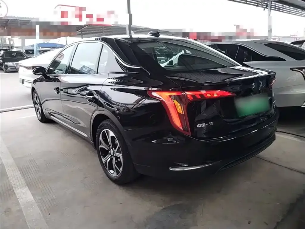 Hongqi E-QM5 — фото 6