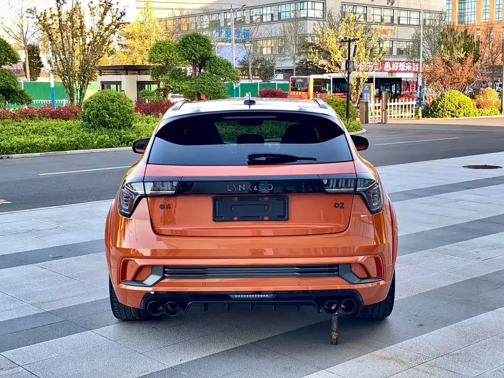 Lynk & Co 02 Hatchback — фото 8