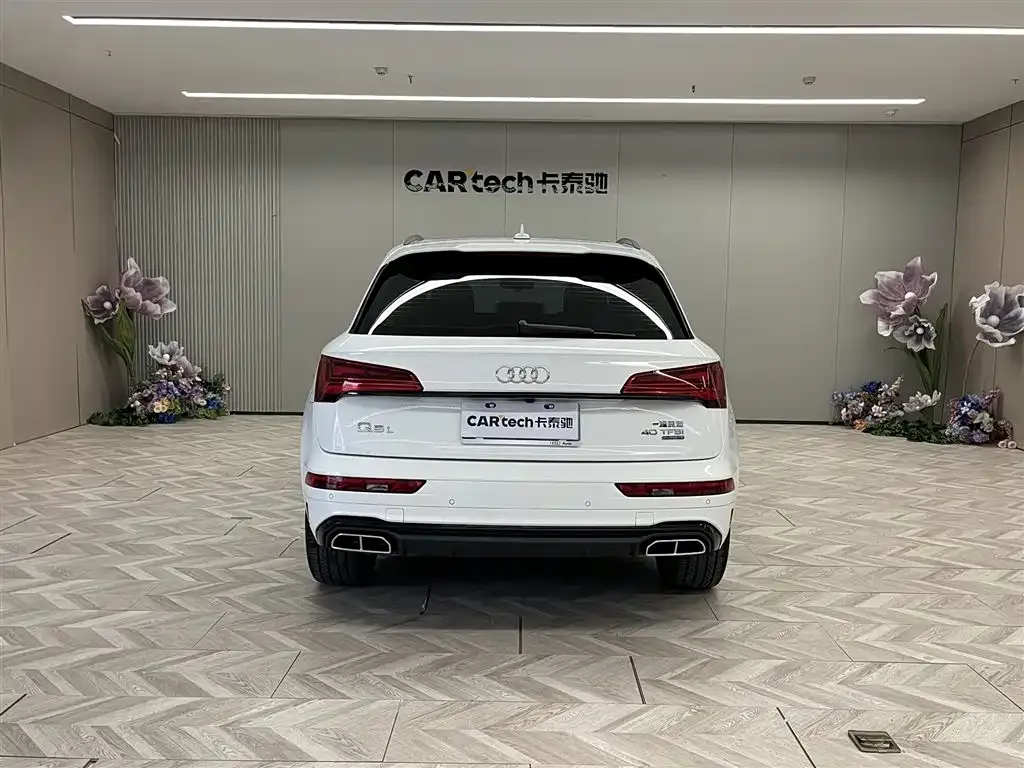 Audi Q5L — фото 4