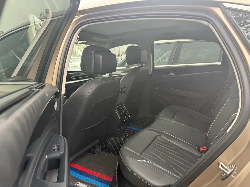 Volkswagen Passat — фото 4
