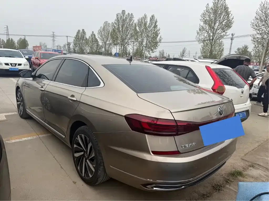 Volkswagen Passat — фото 9