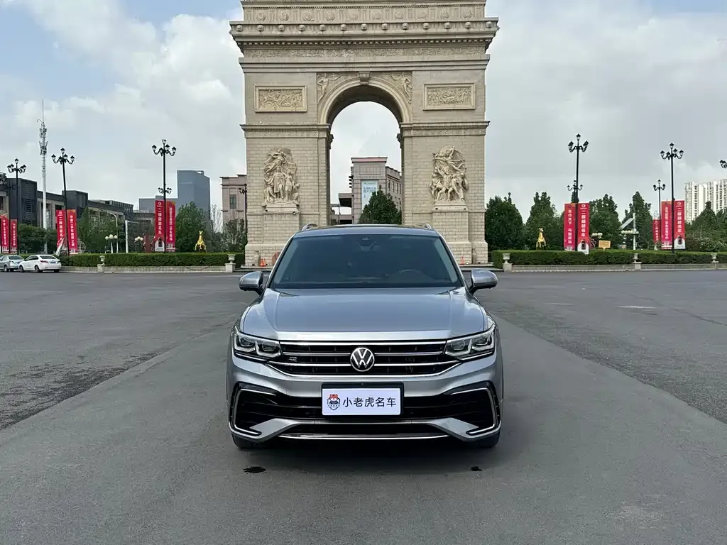 Volkswagen Tiguan L — фото 6