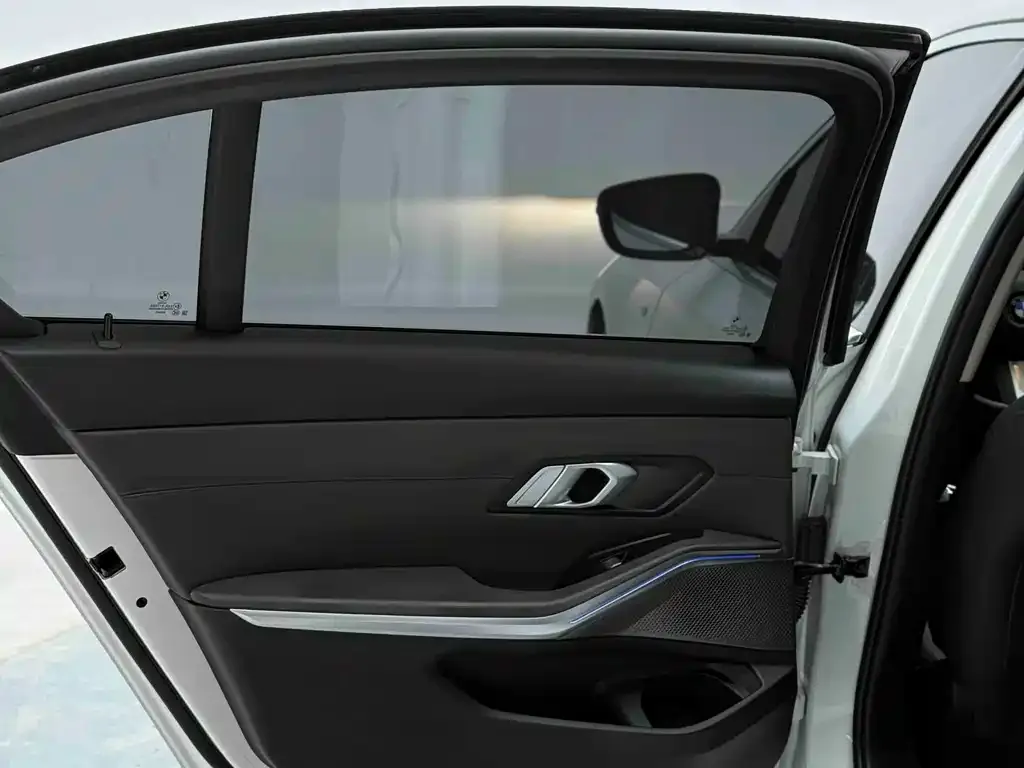 BMW 3 Series 2022 из CN, фото 8