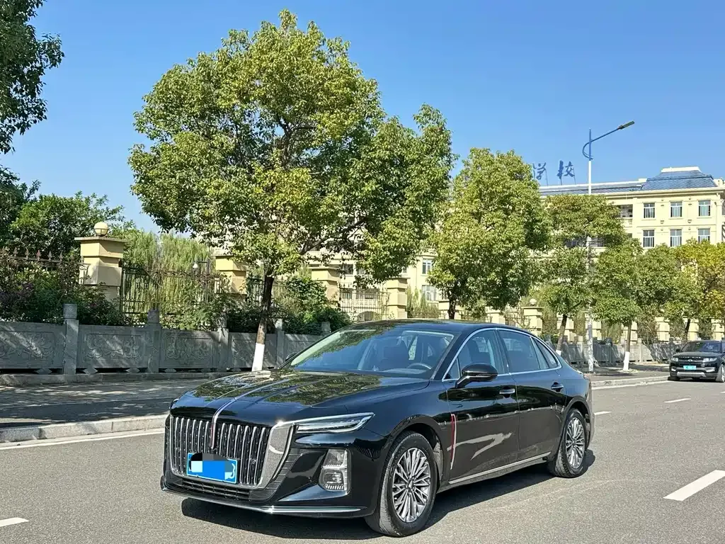 Hongqi H5 — фото 1
