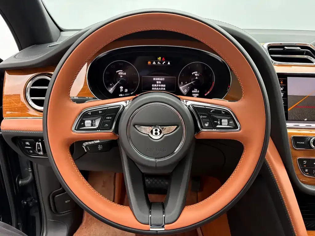 Bentley Bentayga 2023 из CN, фото 2