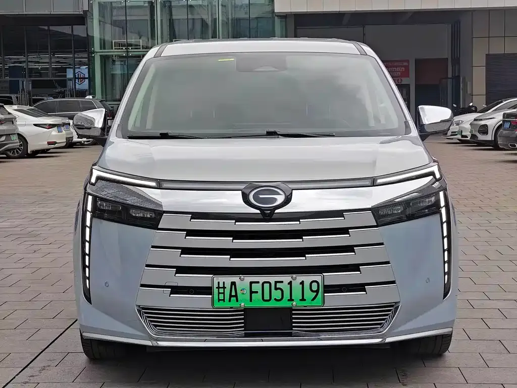 GAC Motor E8 Hybrid — фото 5