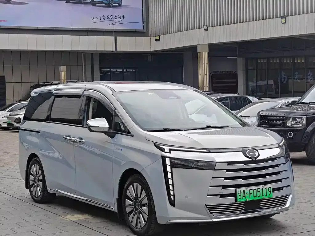 GAC Motor E8 Hybrid — фото 8