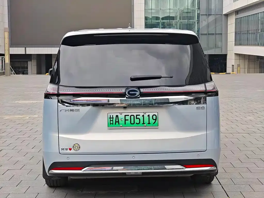 GAC Motor E8 Hybrid — фото 4
