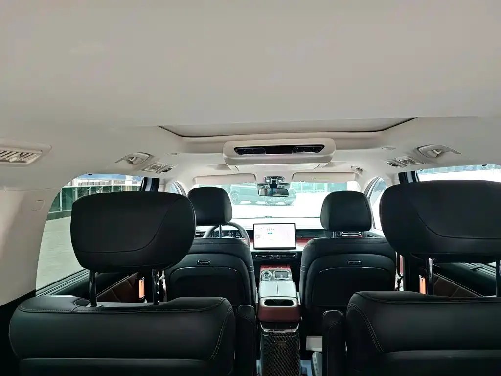 GAC Motor E8 Hybrid — фото 2