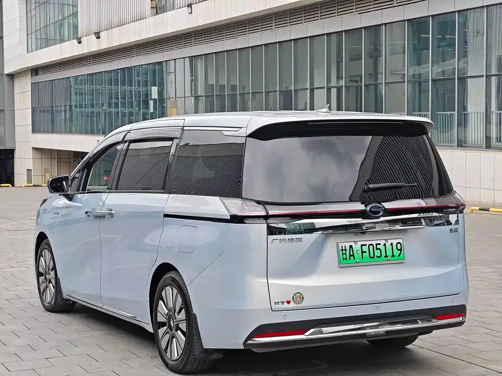 GAC Motor E8 Hybrid — фото 7