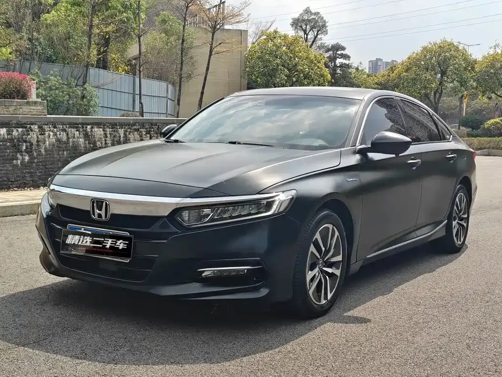Honda Accord — фото 1