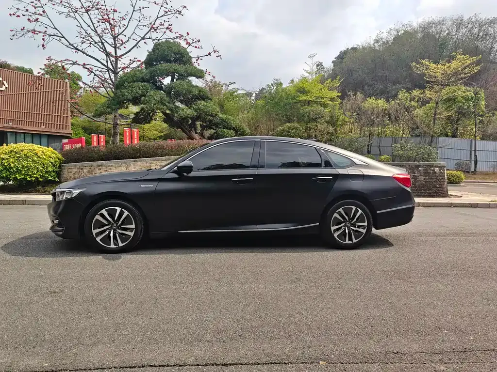 Honda Accord — фото 9