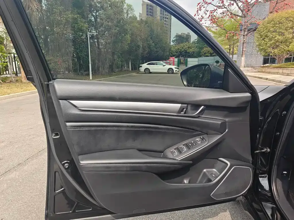 Honda Accord — фото 6