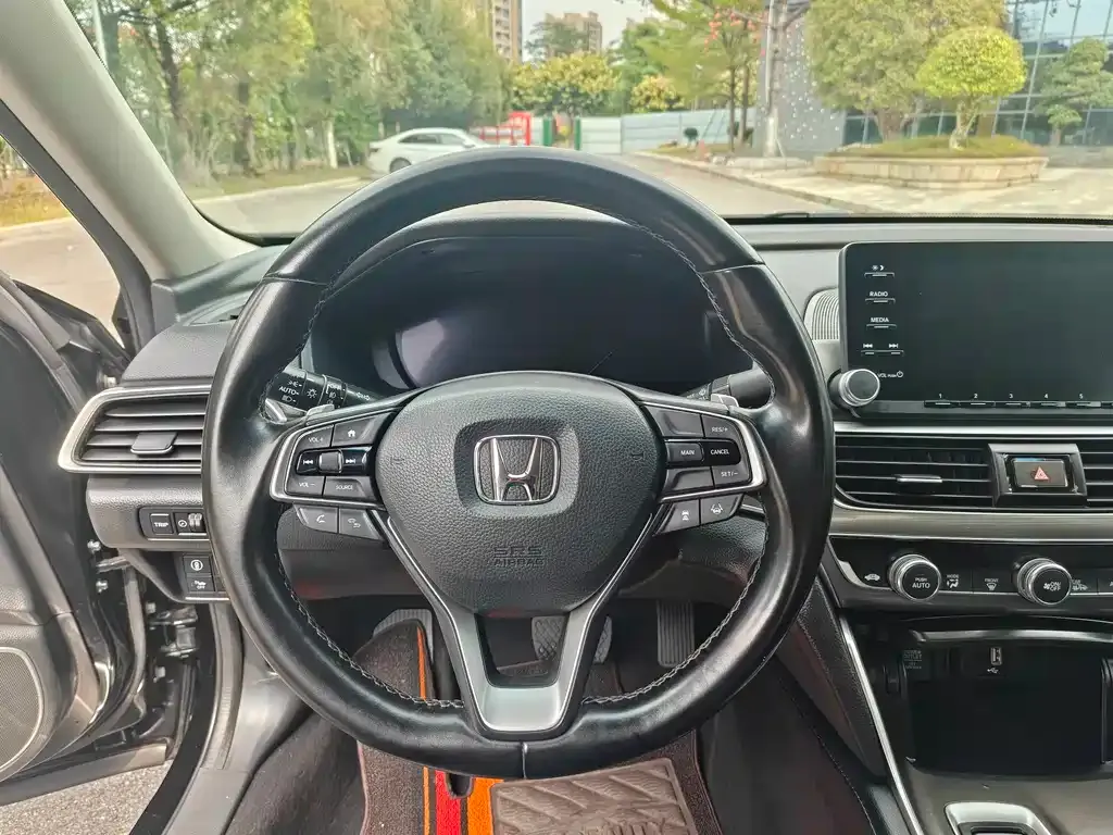 Honda Accord — фото 3
