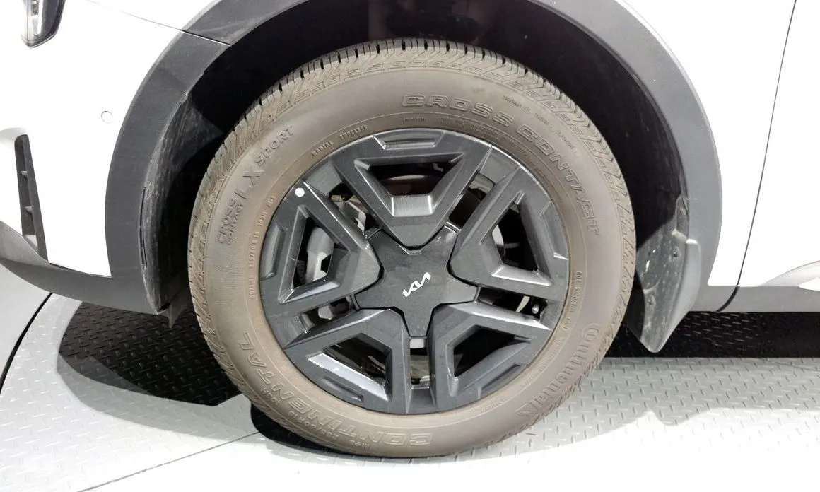 Kia Sorento — фото 4