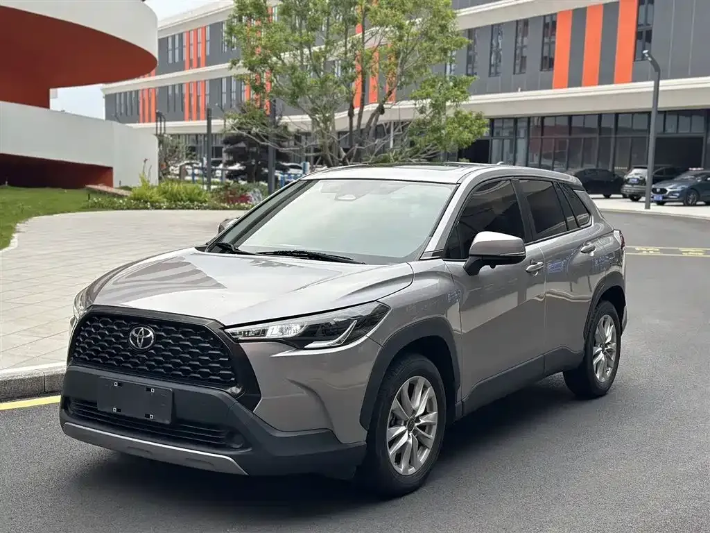 Toyota Corolla Cross — фото 1