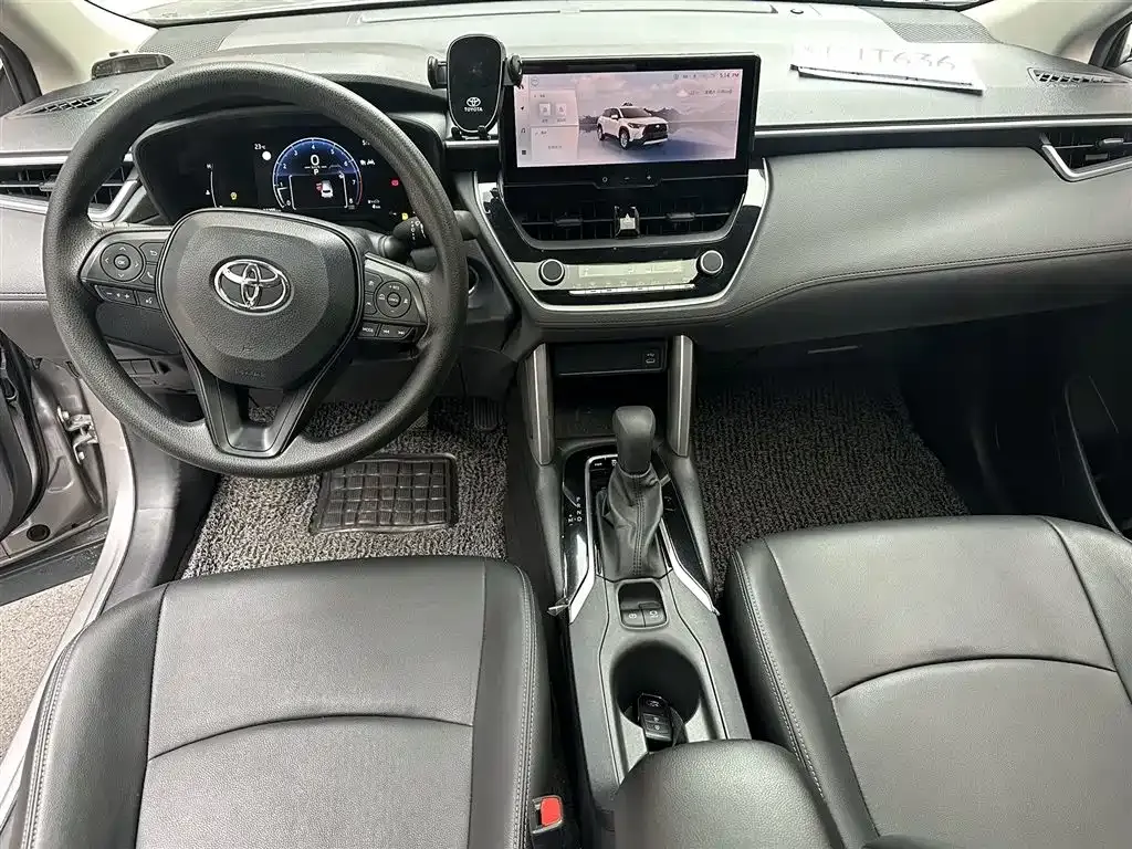 Toyota Corolla Cross — фото 8