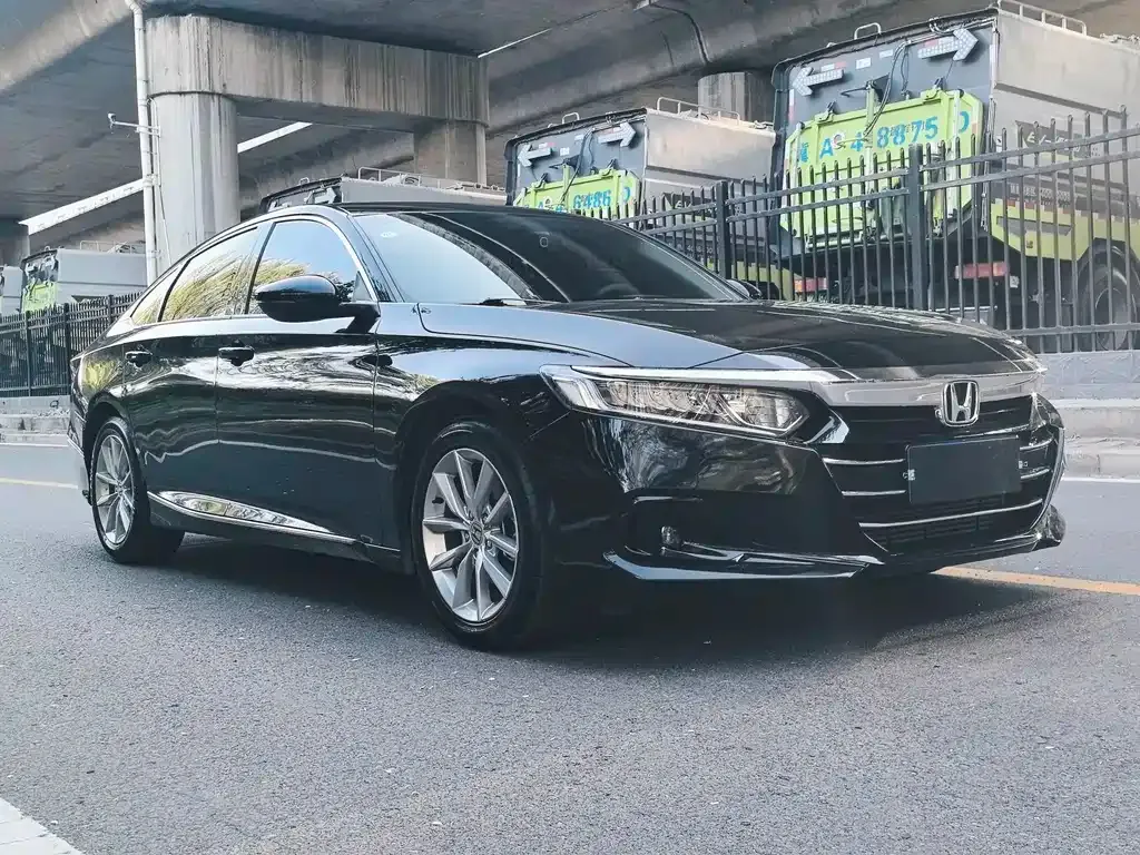 Honda Accord — фото 10
