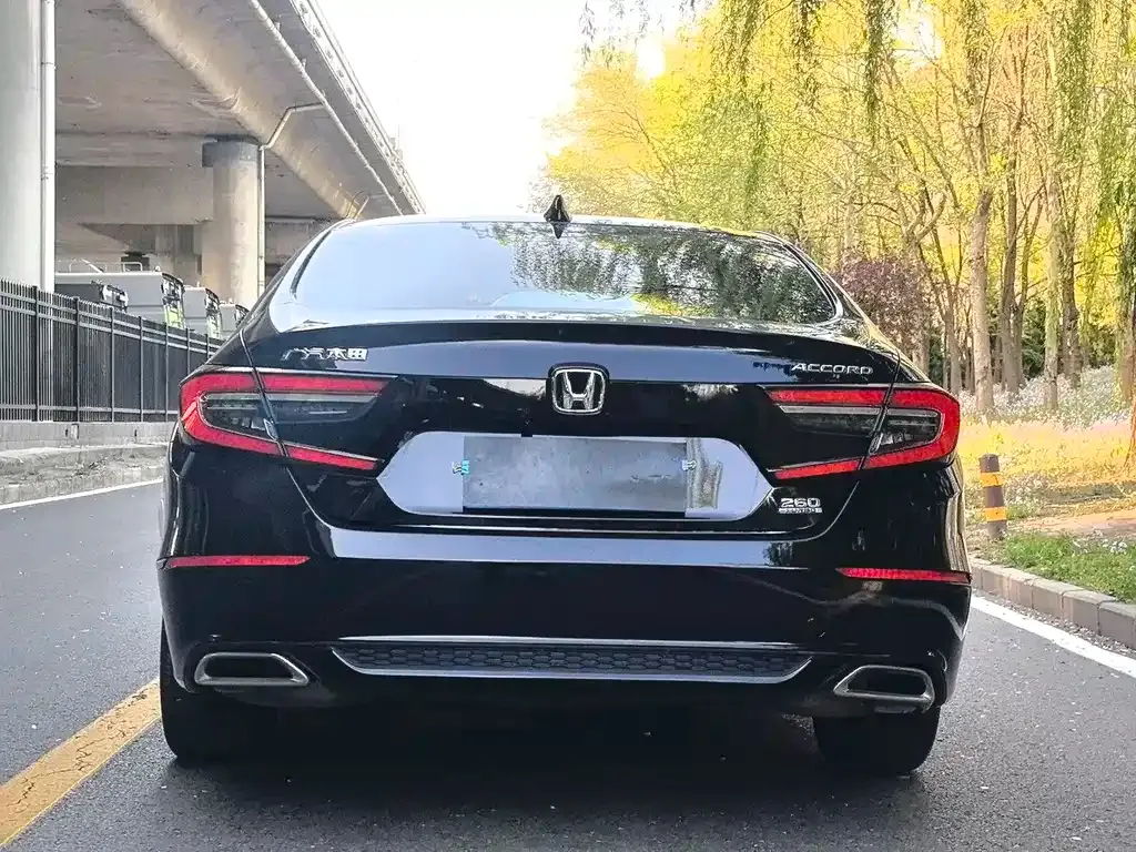 Honda Accord — фото 6