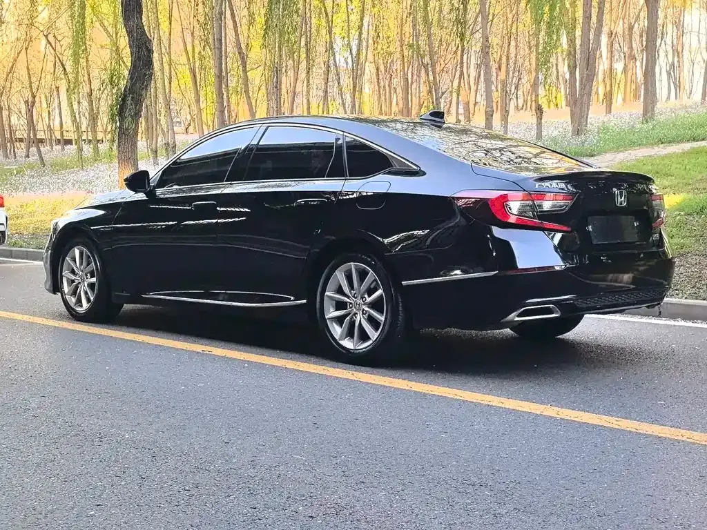 Honda Accord — фото 3