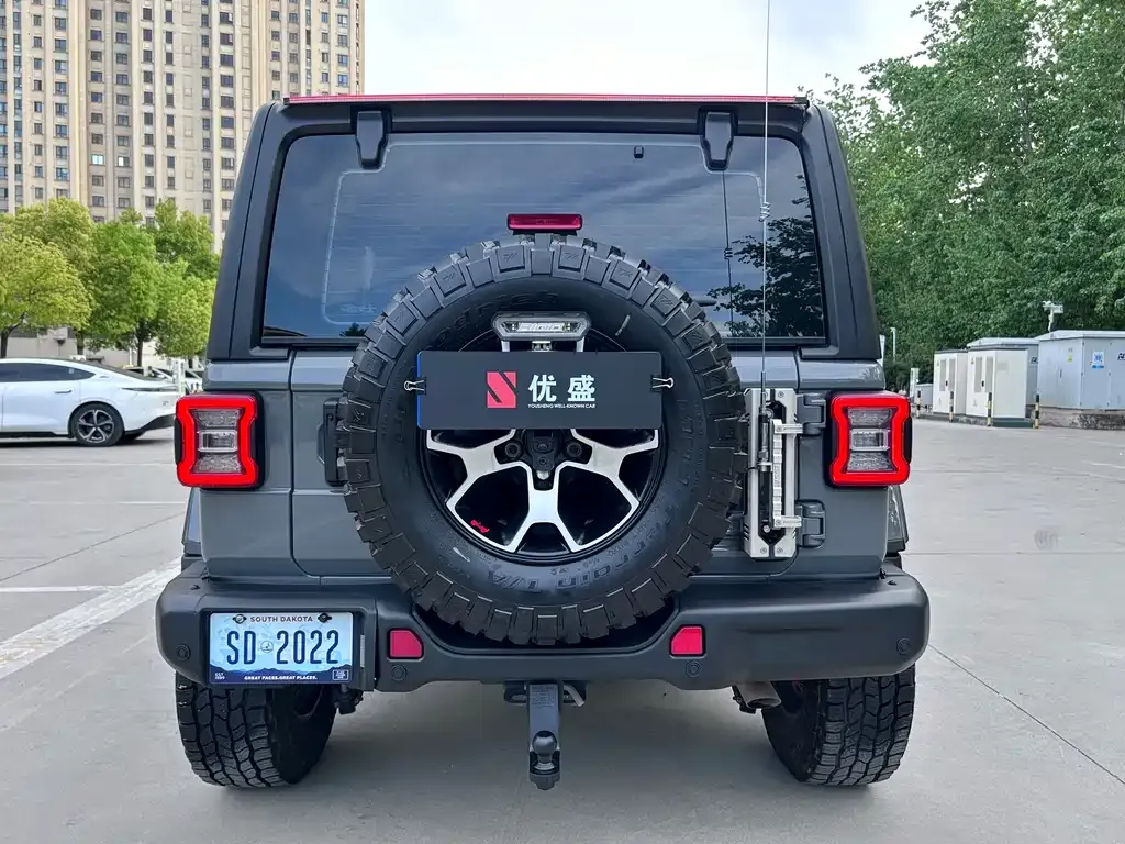 Jeep Wrangler — фото 7