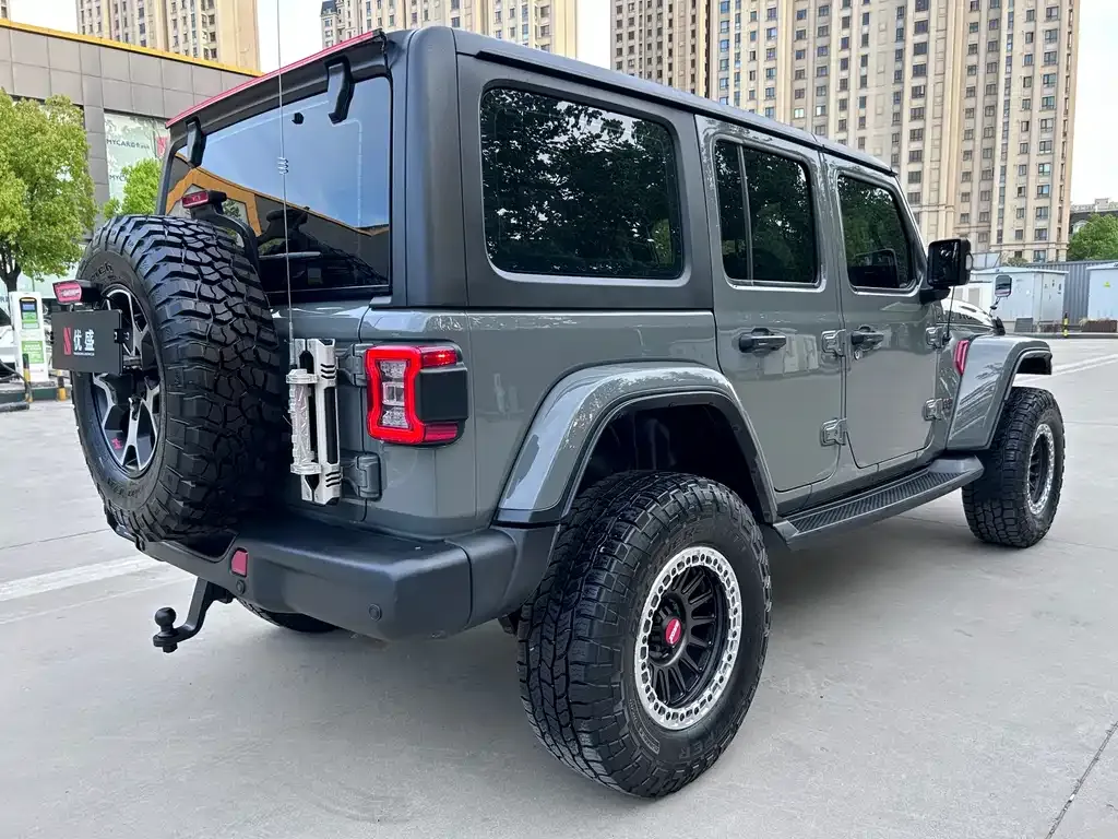 Jeep Wrangler — фото 8