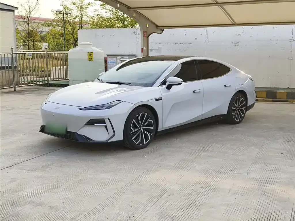Geely Galaxy E8