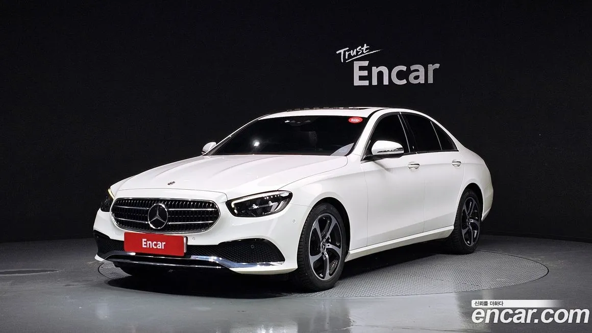 Mercedes-Benz E-Class — фото 1