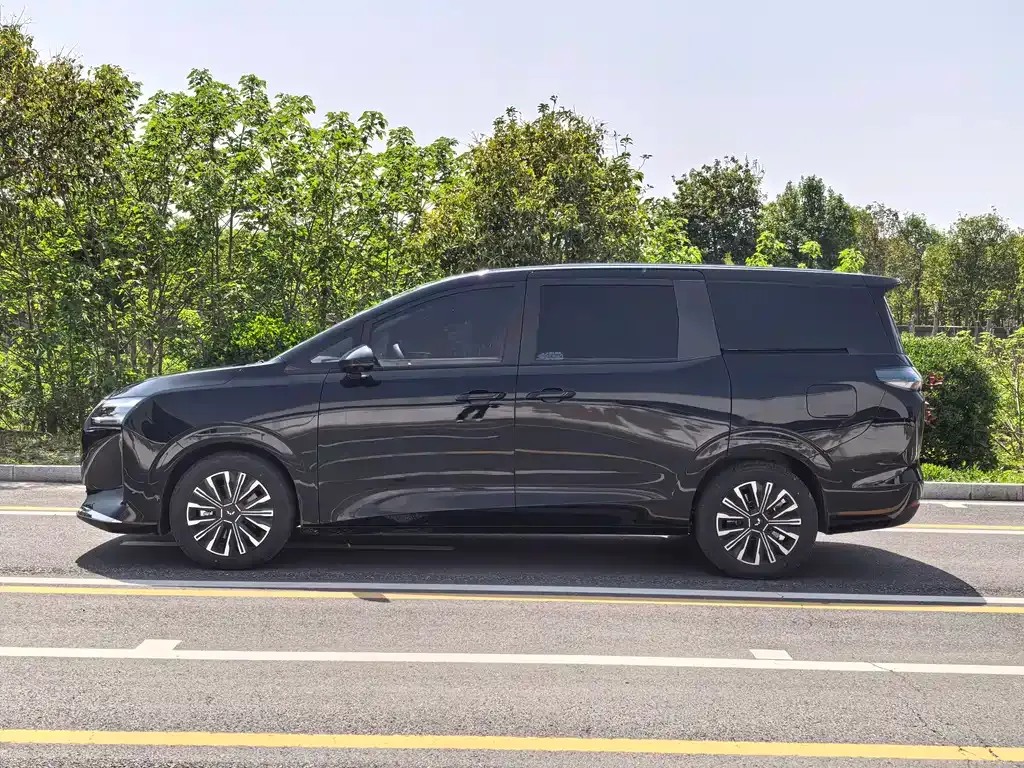 Wuling Starlight 730 New Energy — фото 6