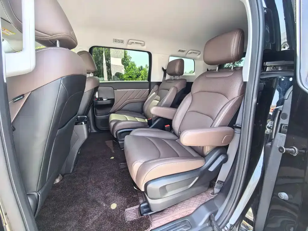 Wuling Starlight 730 New Energy — фото 3