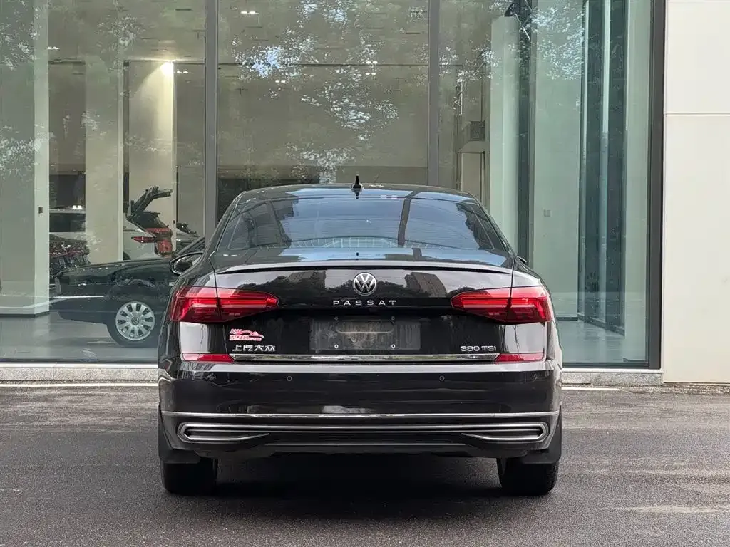 Volkswagen Passat — фото 10