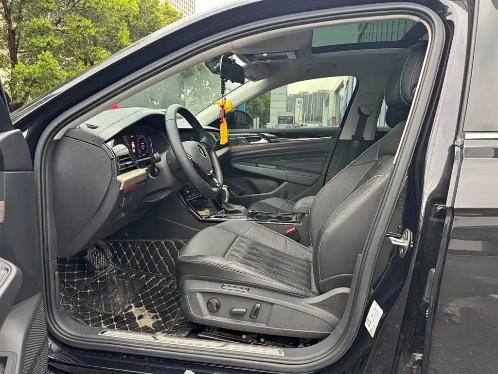 Volkswagen Passat — фото 7