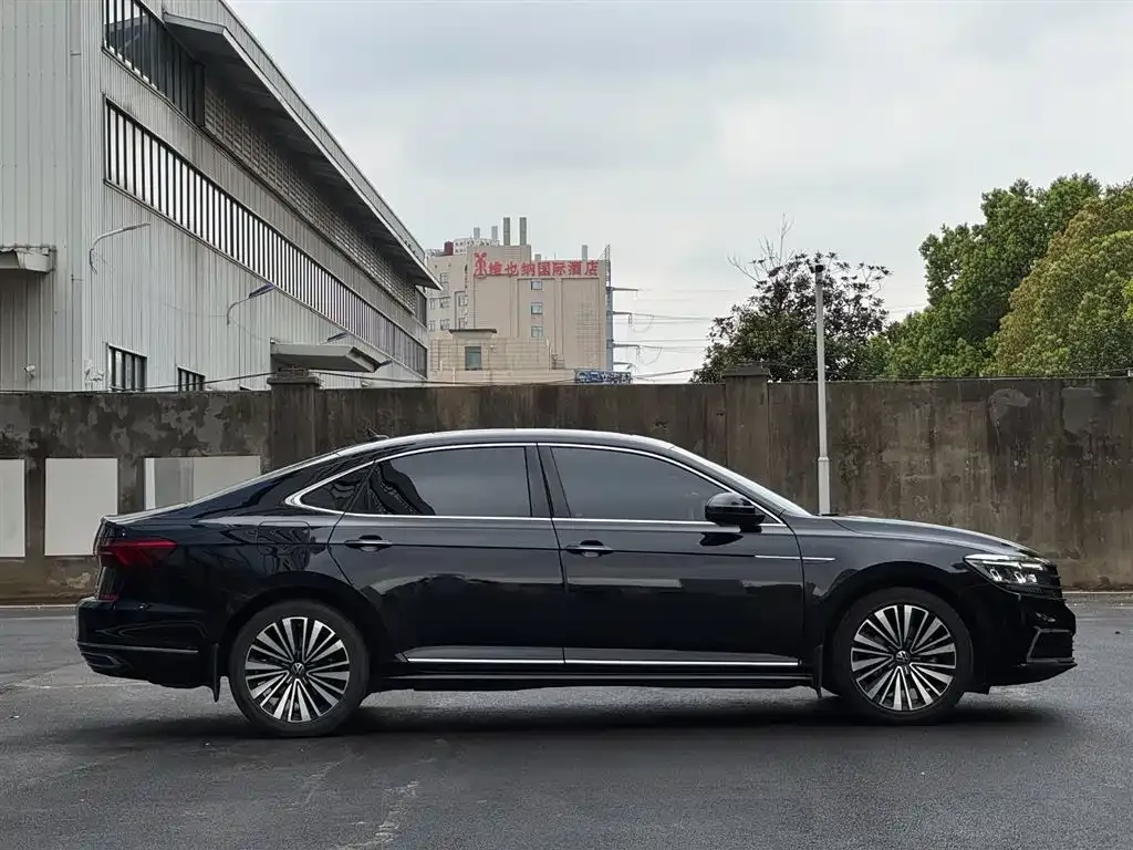 Volkswagen Passat — фото 4