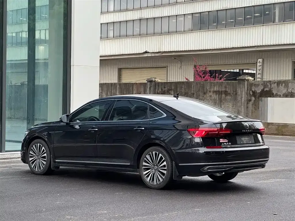 Volkswagen Passat — фото 5