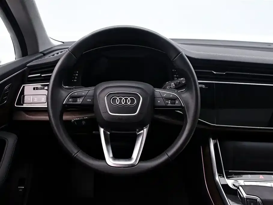 Audi Q7 — фото 2