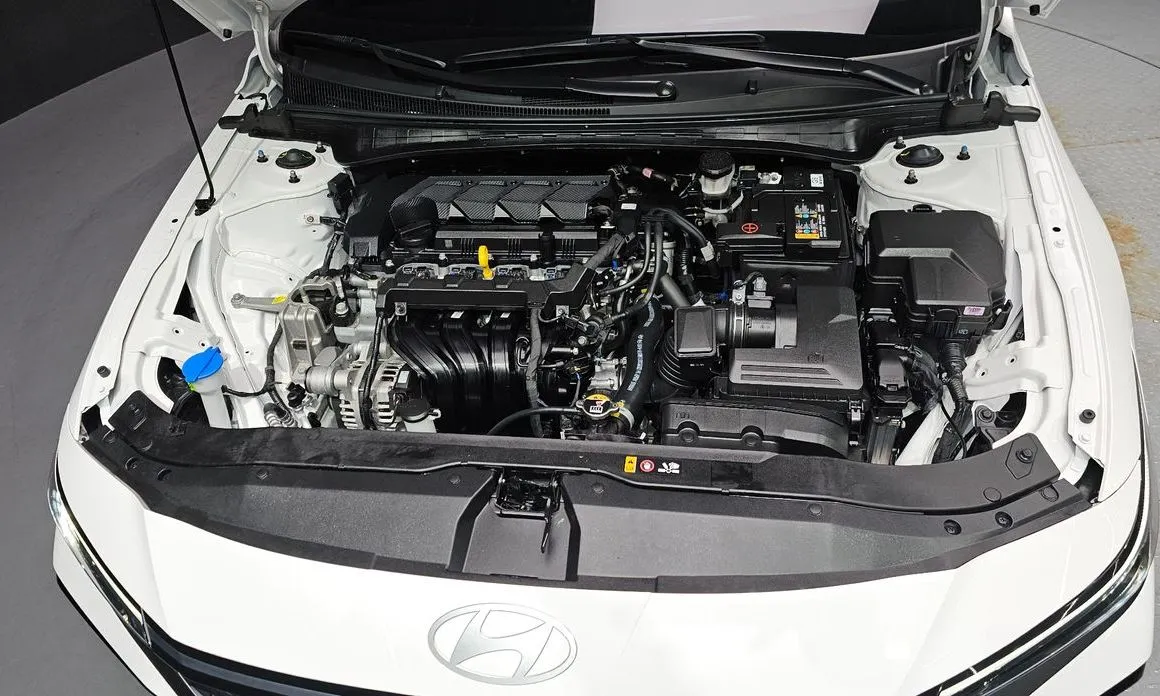 Hyundai AVANTE — фото 4