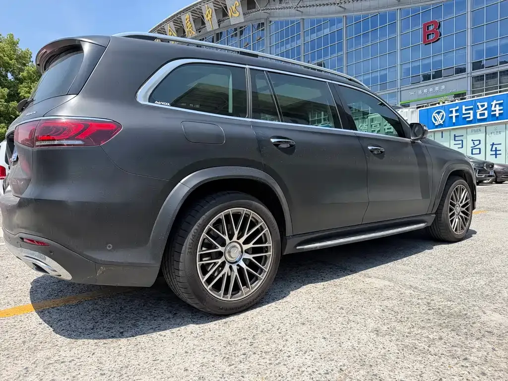 Mercedes-Benz GLS — фото 9