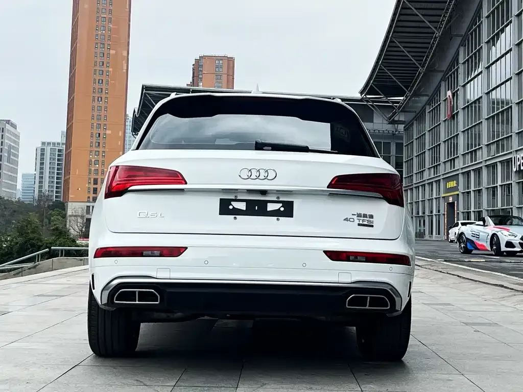 Audi Q5L — фото 2