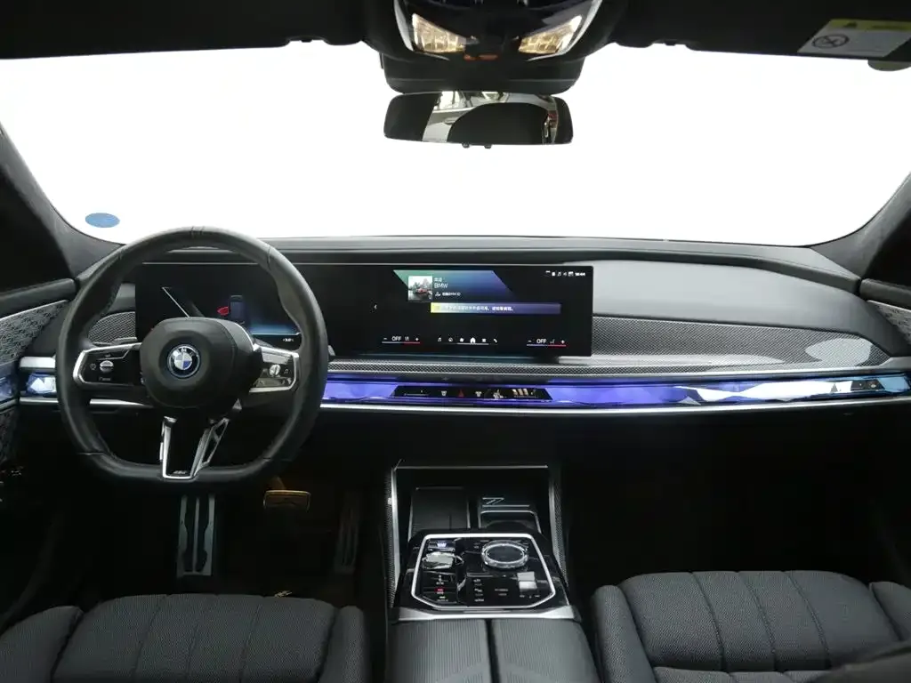 BMW i7 M70L 2023 из CN, фото 7