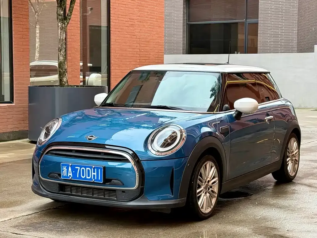 MINI Cooper (3-door) — фото 1