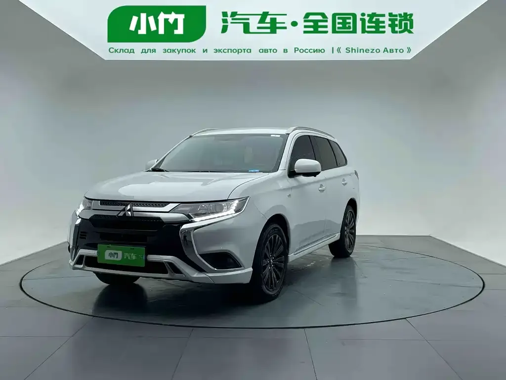 Mitsubishi Outlander — фото 1