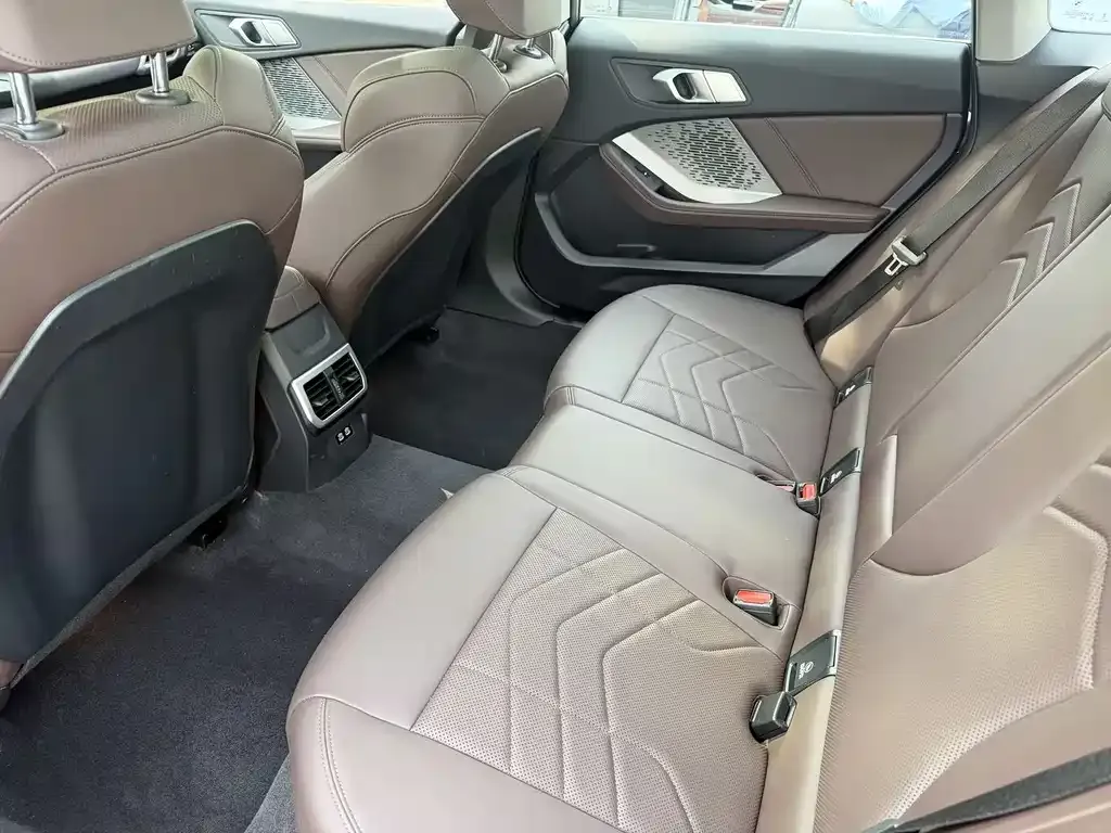 BMW 2 Series 2025 из CN, фото 2