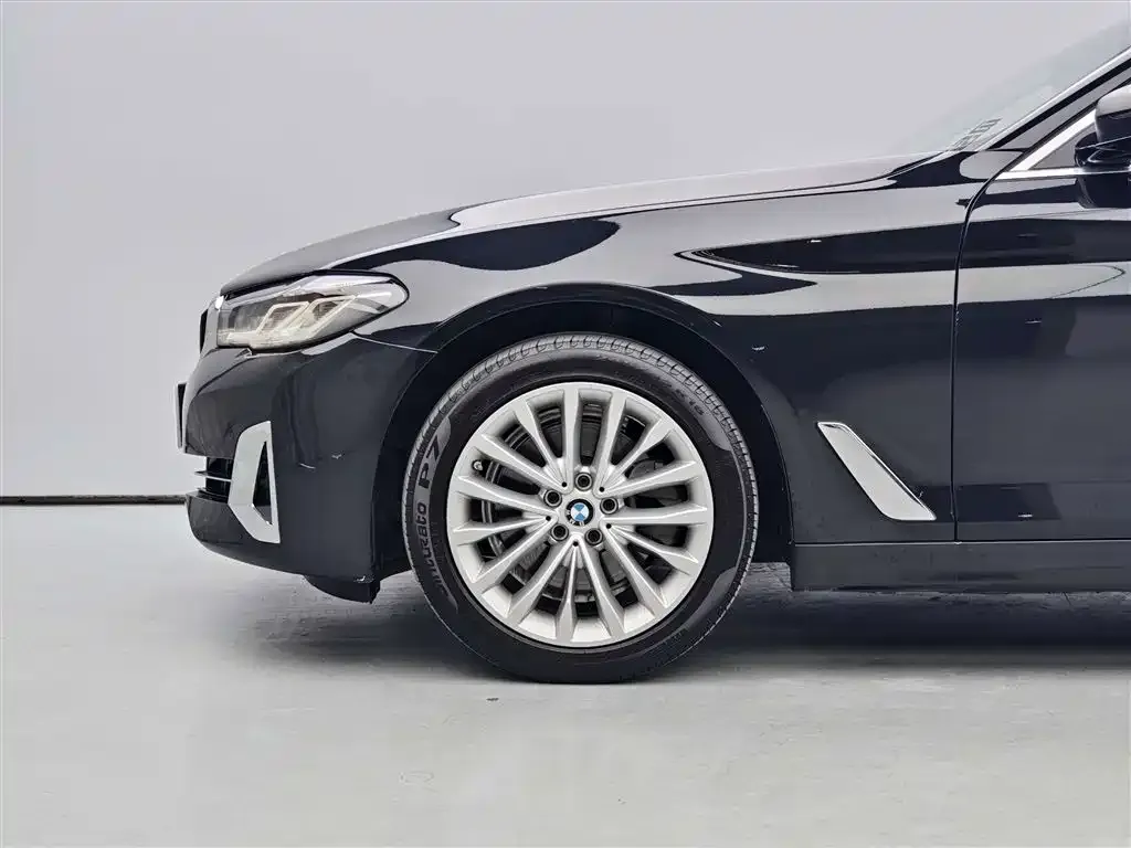 BMW 5 Series — фото 5