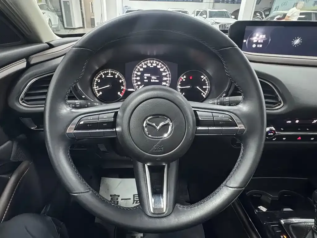 Mazda CX-30 — фото 2