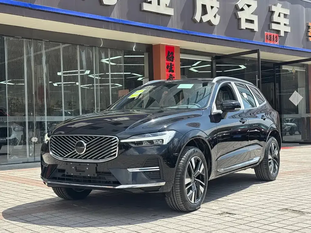 Volvo XC60 — фото 1