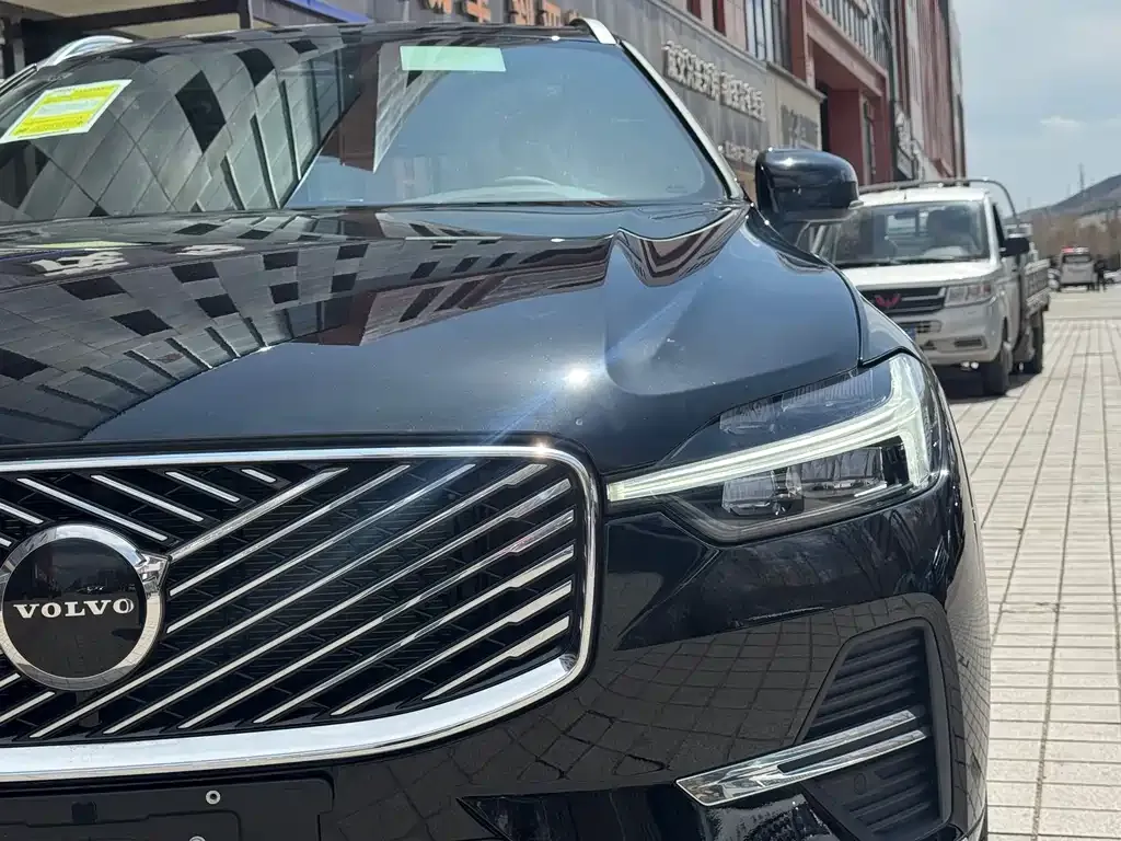 Volvo XC60 — фото 2