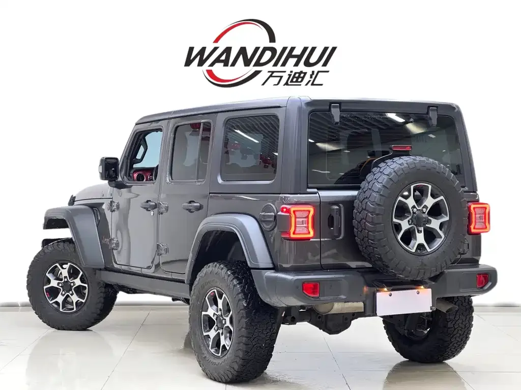 Jeep Wrangler — фото 7