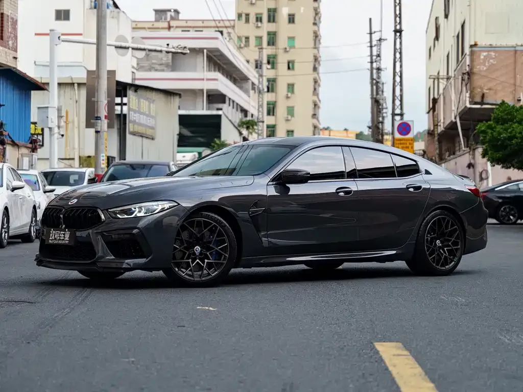 BMW M8